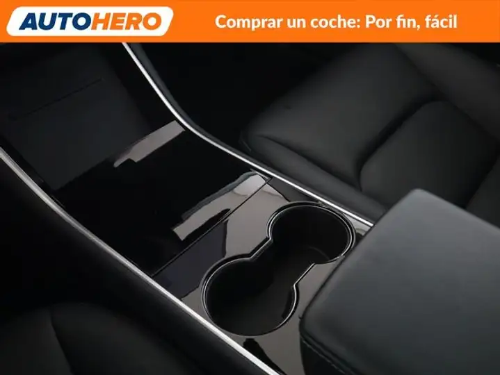 Tesla Model 3 2019, foto 32