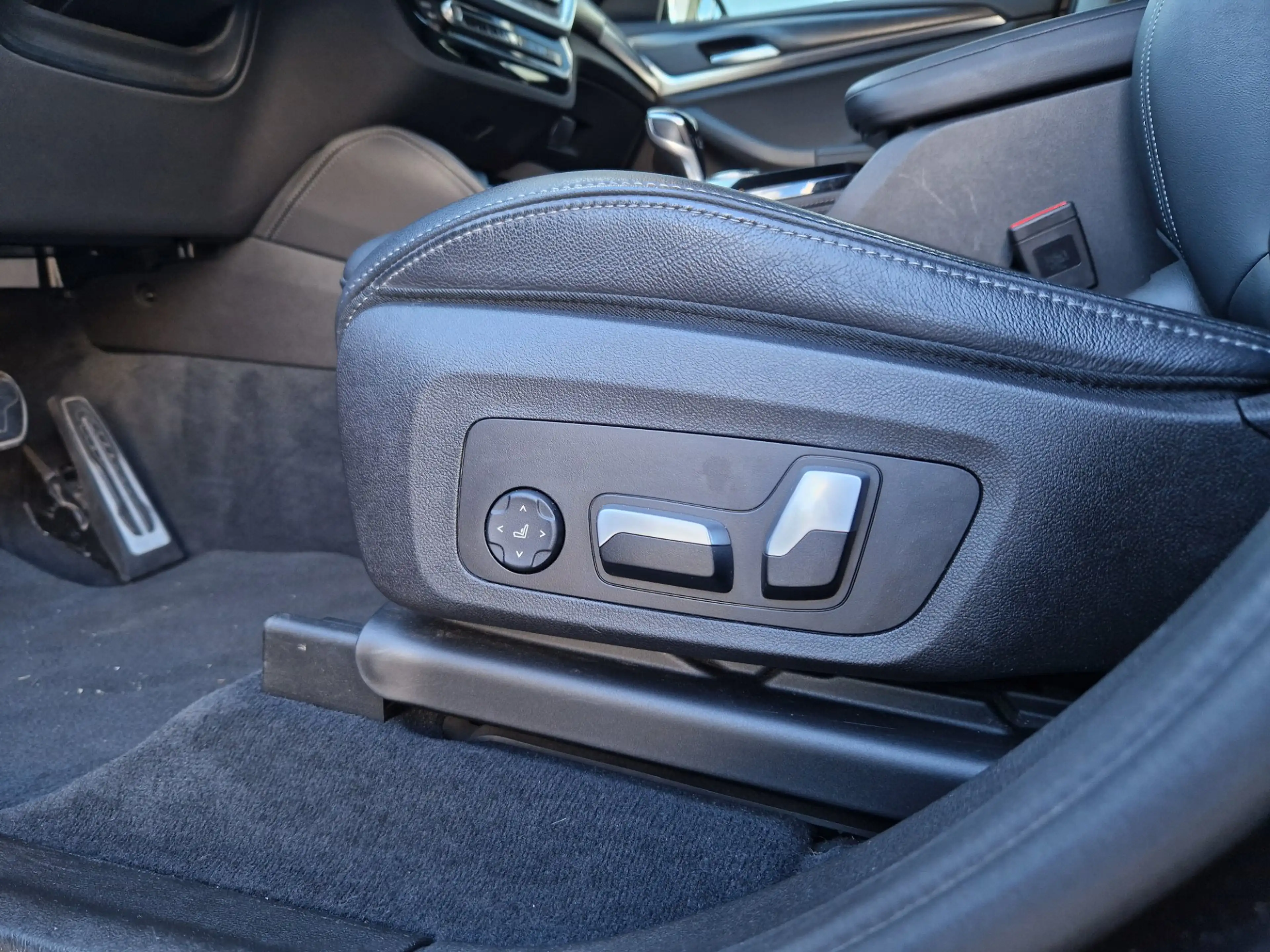 BMW X4 xDrive 20d — photo 14