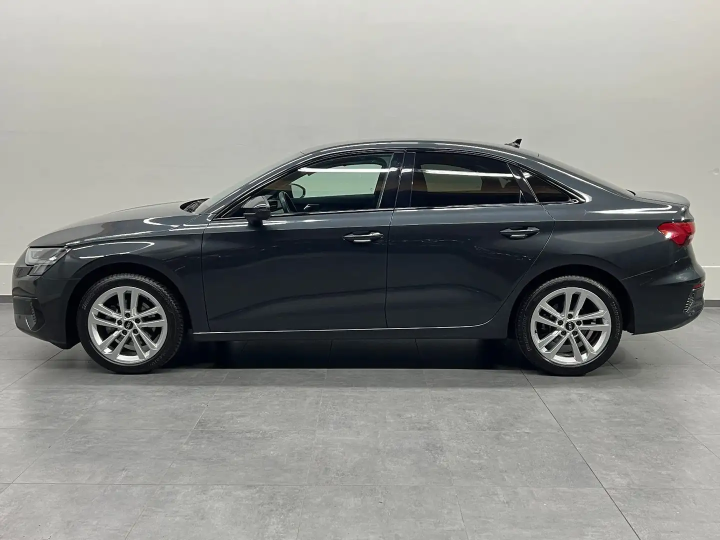 Audi A3 Limousine 35 TFSI advanced *LED*Navi*Virtual* Grau - 2