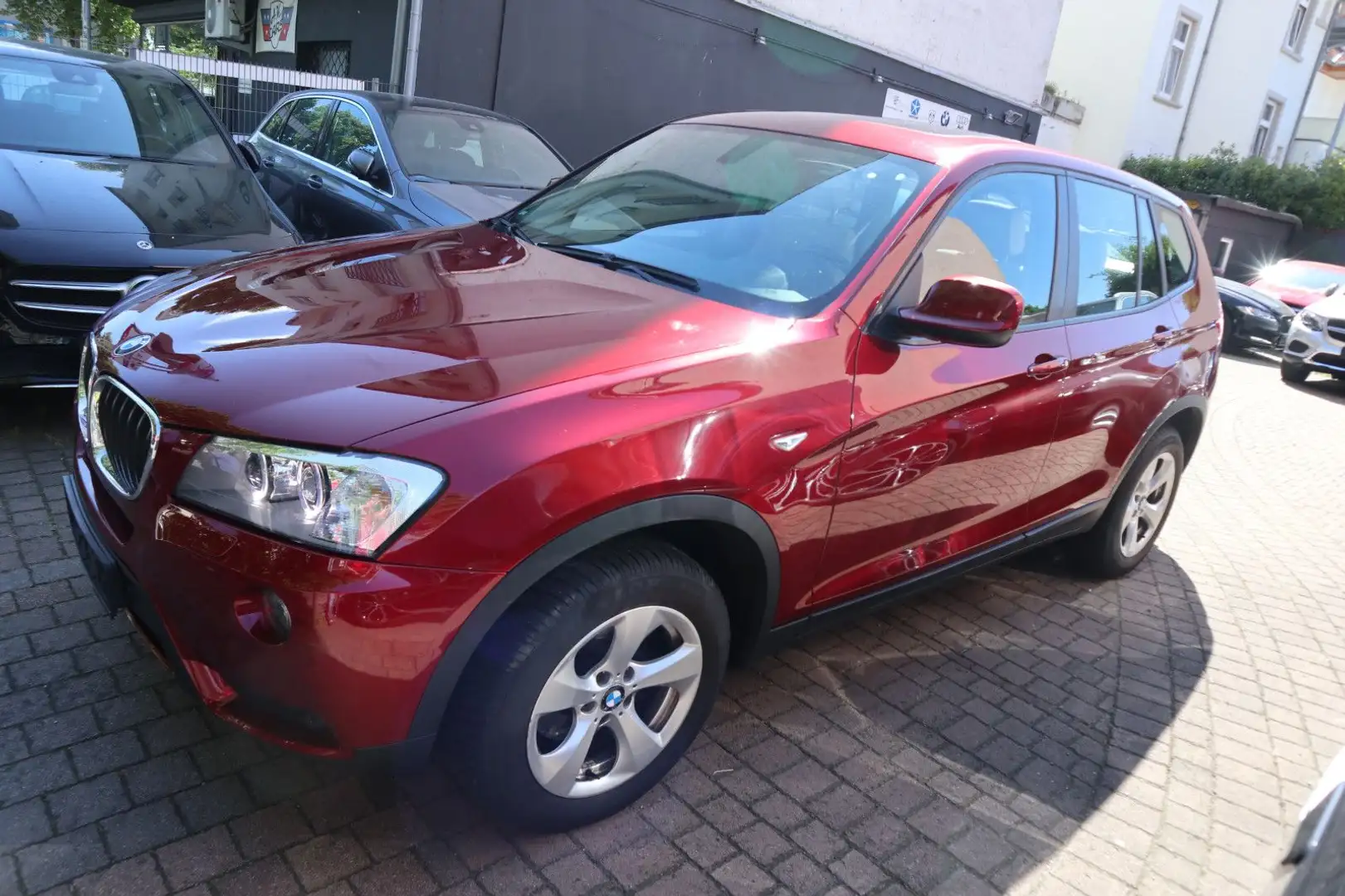 BMW X3 xDrive 20d /Bi-Xenon/Pano/Leder/AHK/2.Hand Red - 2