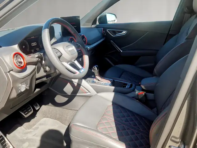 Audi Q2 view 7
