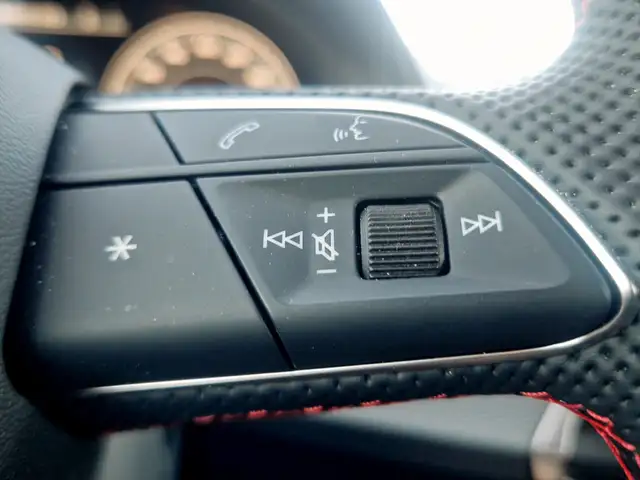 Audi Q2 view 13