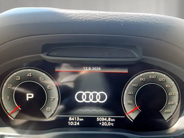Audi Q2 view 10