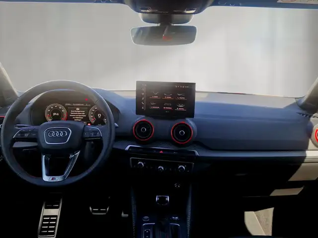 Audi Q2 view 6