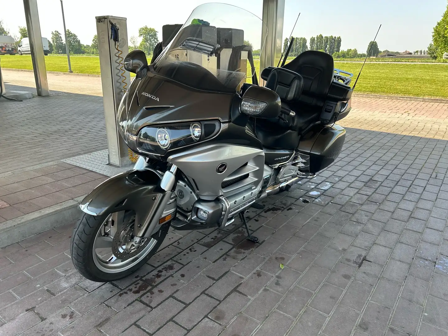Honda Gold Wing modello GL 1800 airbag navigatore - 1