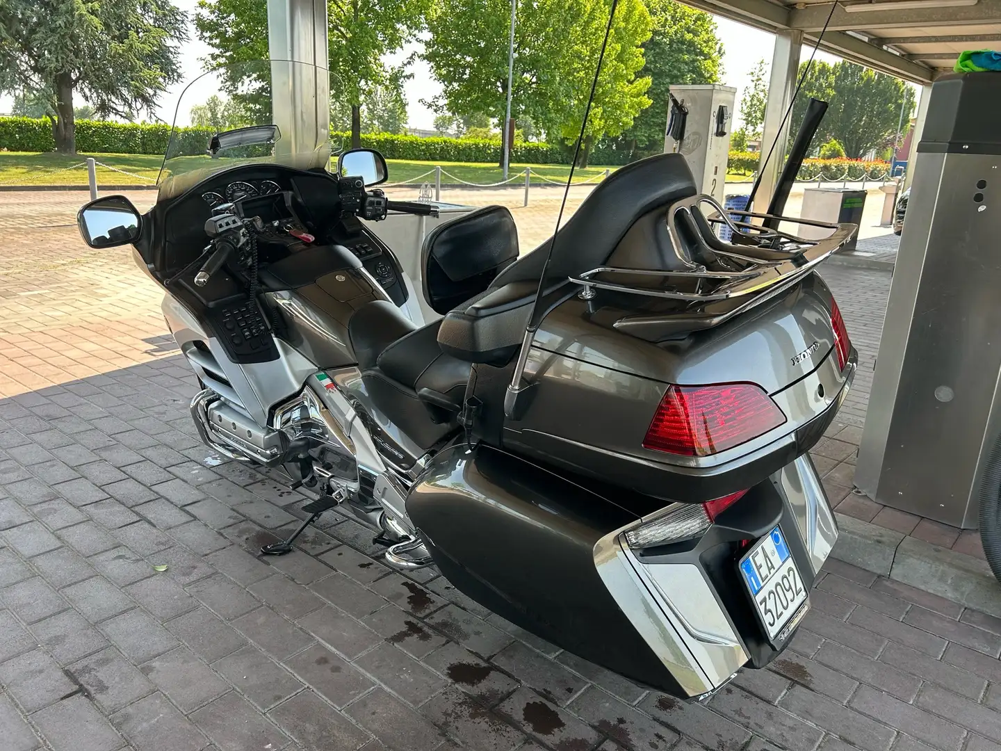 Honda Gold Wing modello GL 1800 airbag navigatore - 2