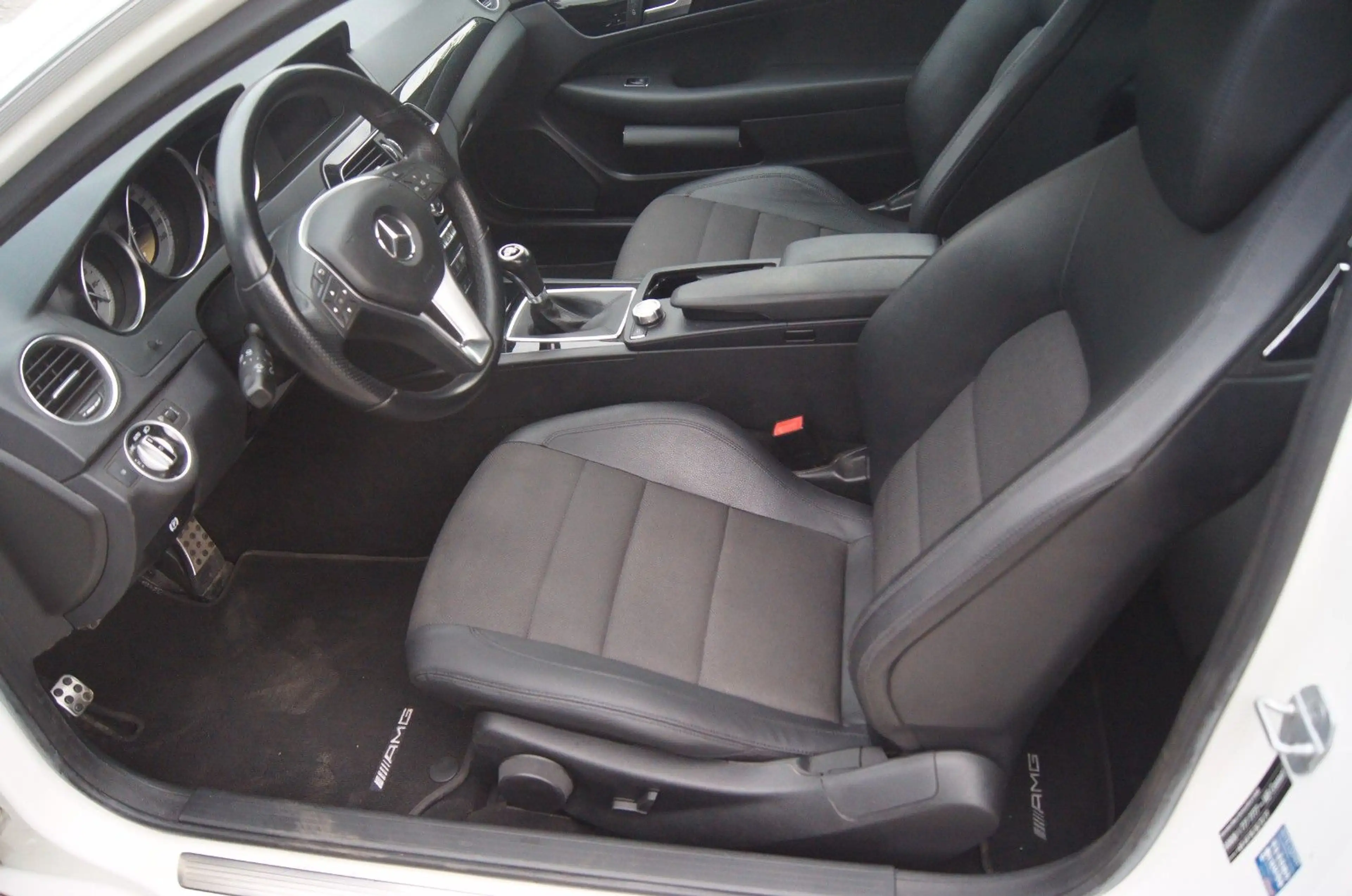 Mercedes-Benz C 180 Coupe CGI BlueEfficiency,viele Neuteile — photo 7
