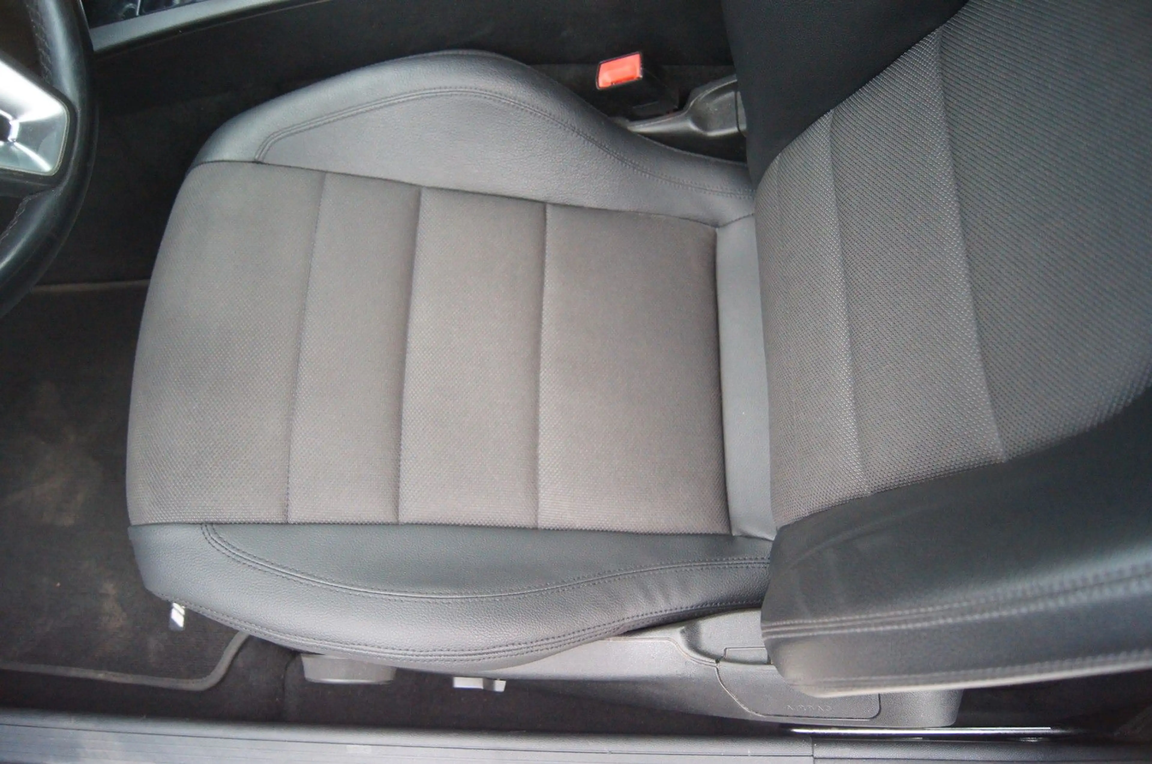 Mercedes-Benz C 180 Coupe CGI BlueEfficiency,viele Neuteile — photo 8