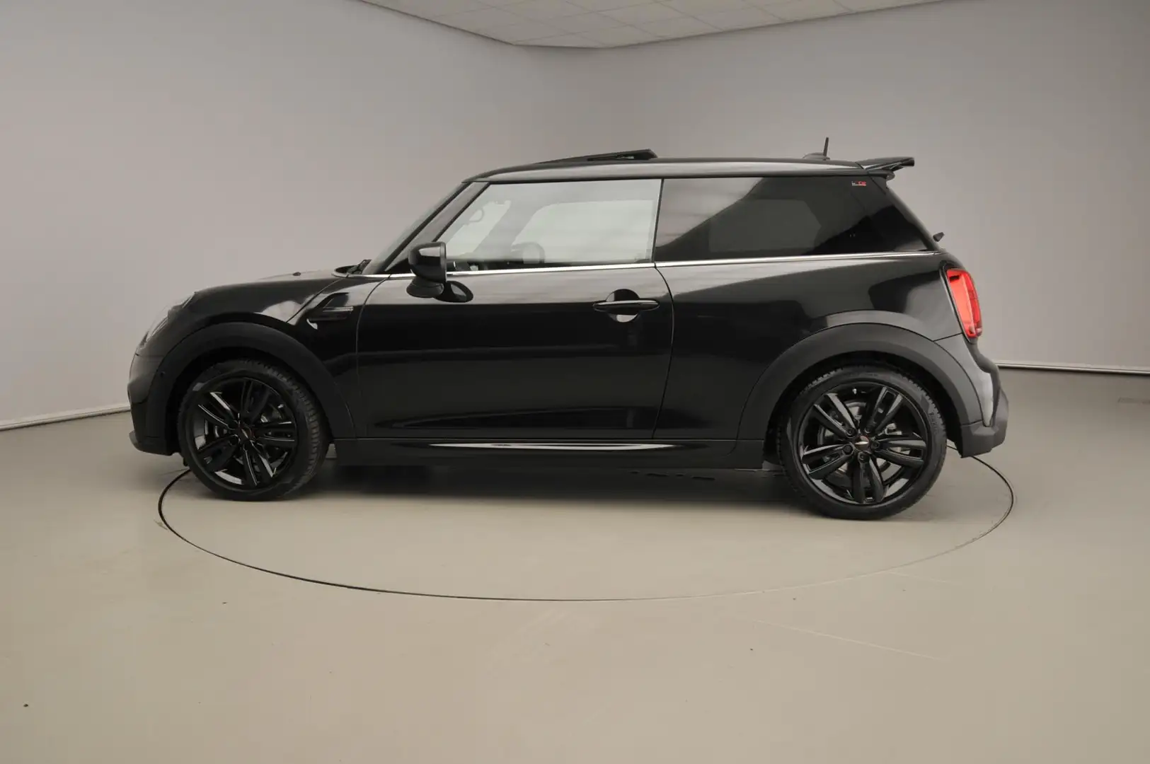 MINI Cooper 3-deurs Rockingham GT Automaat / JCW Pakket / Pano Negro - 2