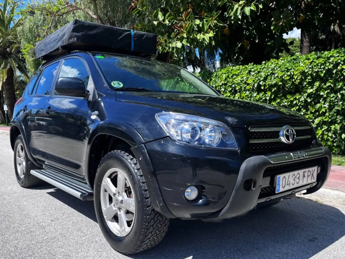 Toyota RAV 4 2.2D-4D Premium Cross Sport Fekete - 1