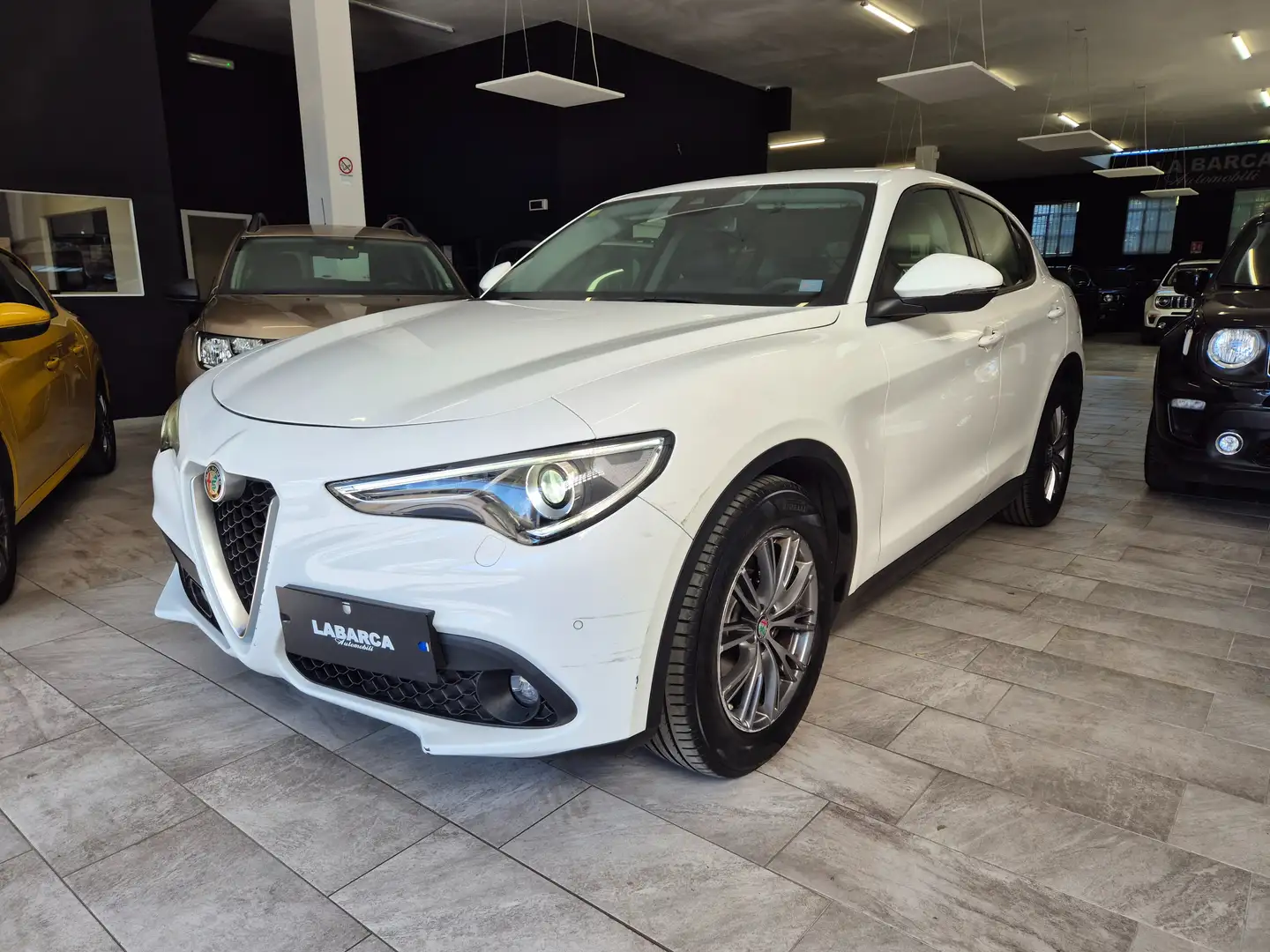 Alfa Romeo Stelvio Stelvio 2.2 t Super rwd 180cv auto Bianco - 2