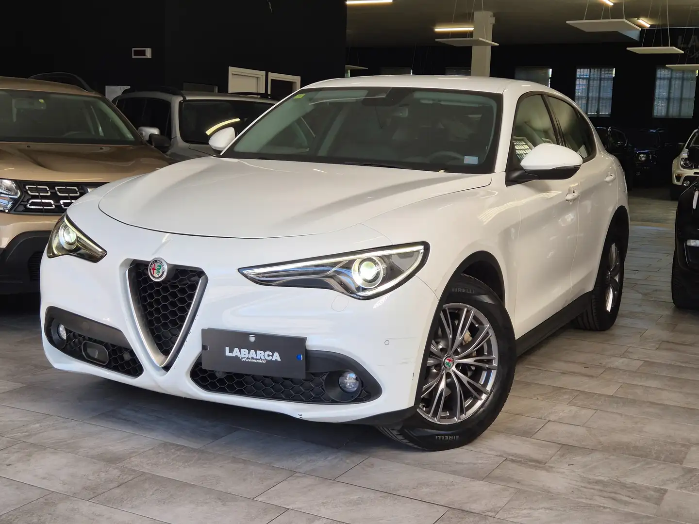 Alfa Romeo Stelvio Stelvio 2.2 t Super rwd 180cv auto Bianco - 1