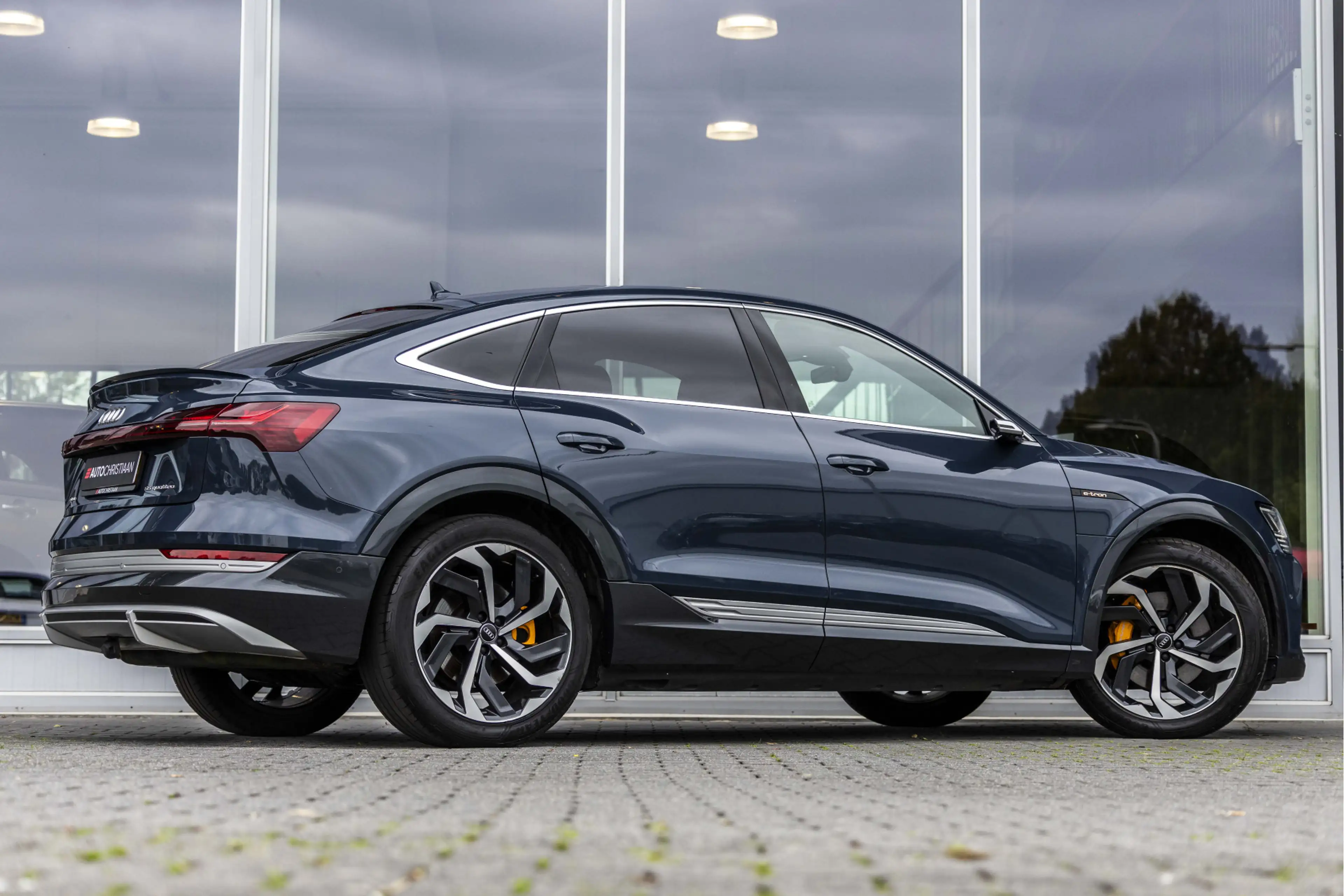 Audi e-tron Sportback 55 quattro S edition 95 kWh | B&O | Pano — photo 2