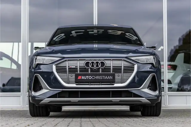 Audi E-Tron view 3