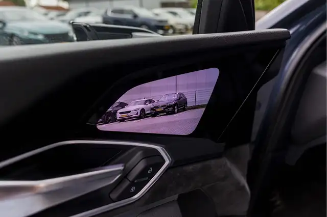 Audi E-Tron view 30