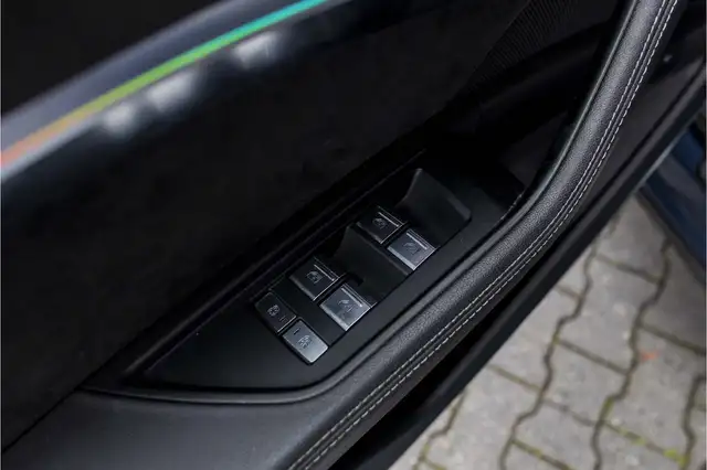 Audi E-Tron view 27