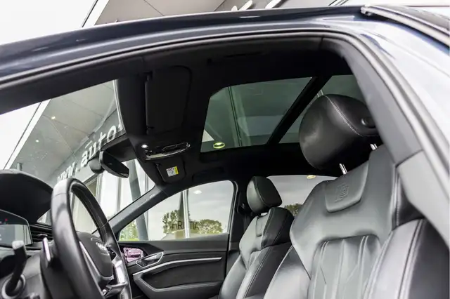 Audi E-Tron view 13