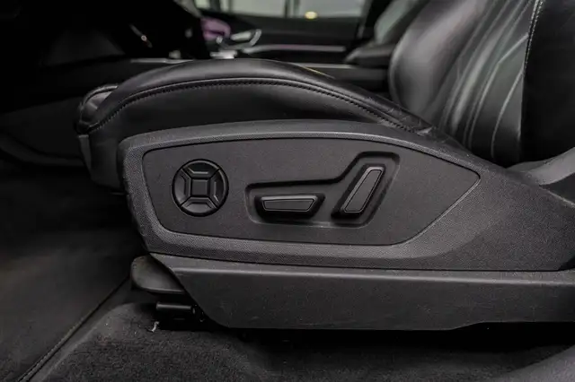 Audi E-Tron view 25