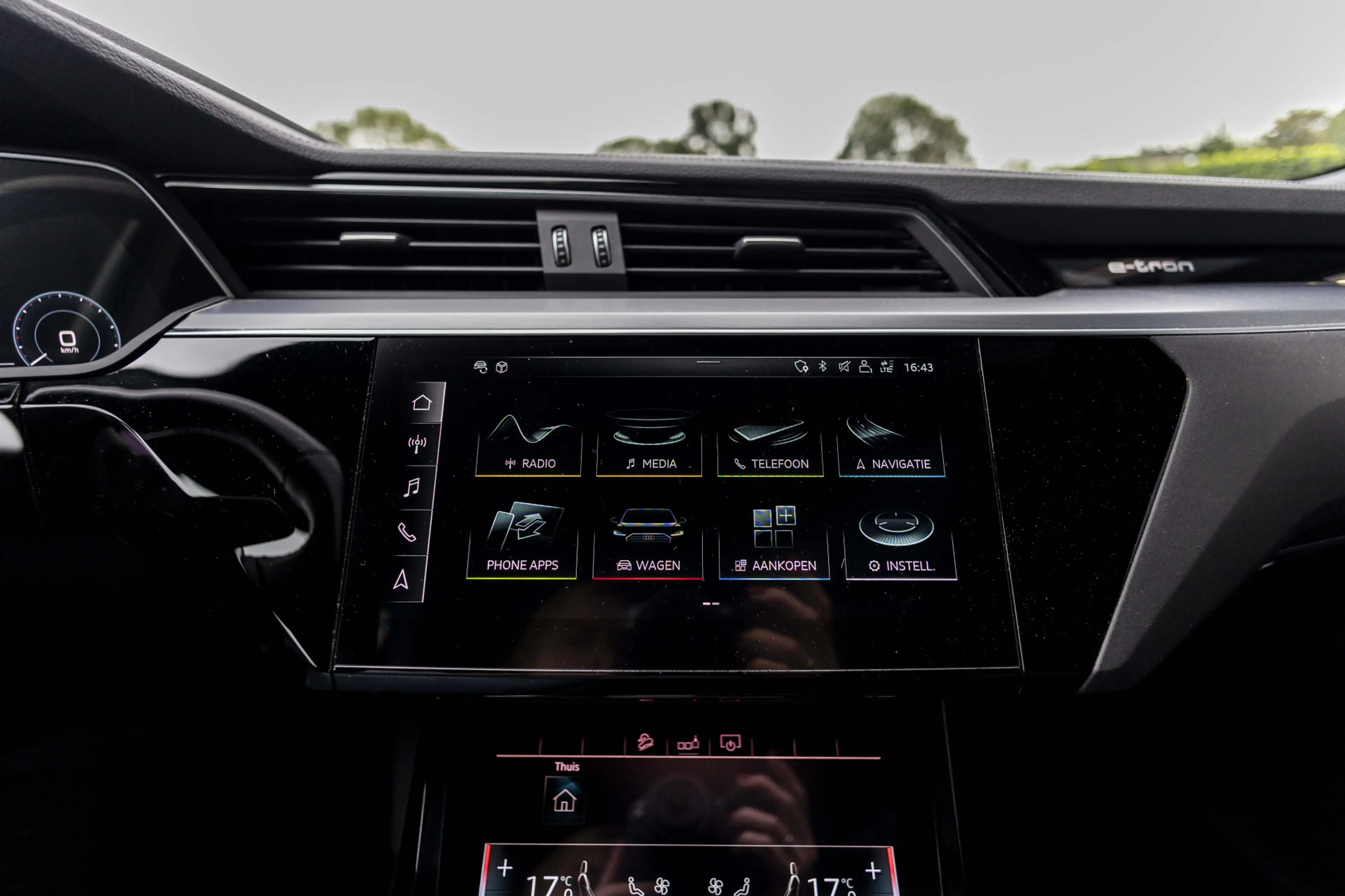 Audi e-tron Sportback 55 quattro S edition 95 kWh | B&O | Pano — photo 42