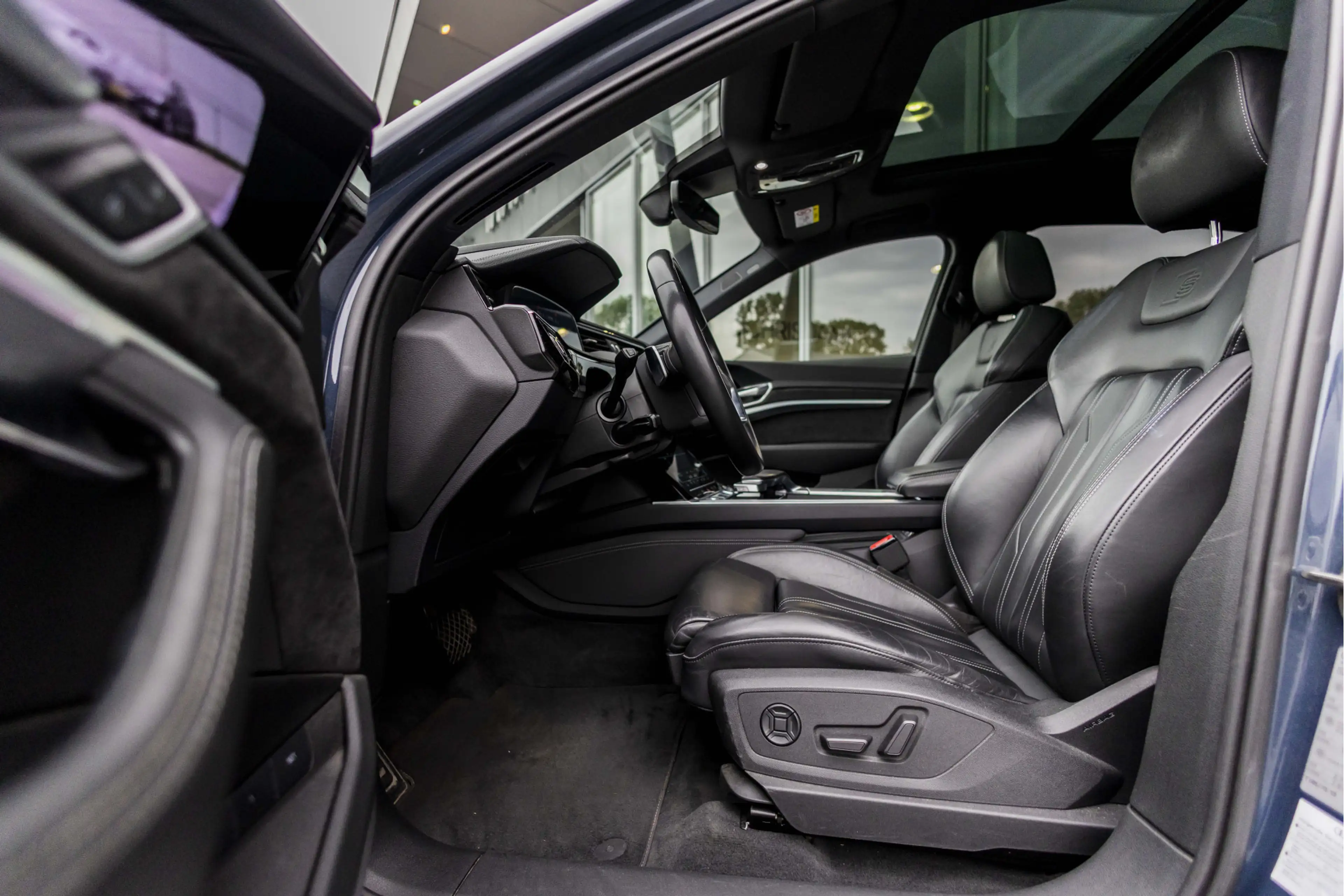 Audi e-tron Sportback 55 quattro S edition 95 kWh | B&O | Pano — photo 9