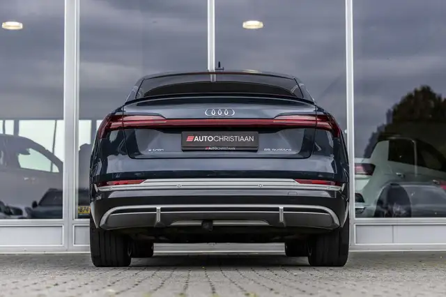 Audi E-Tron view 4