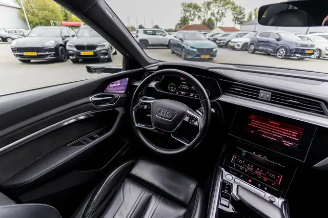 Audi E-Tron view 24