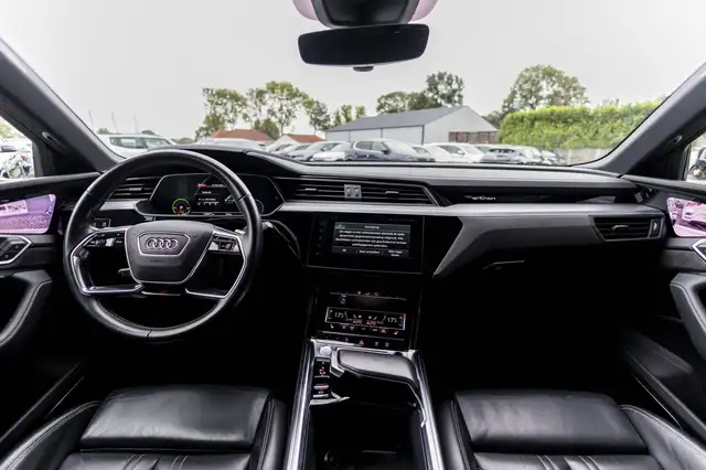 Audi E-Tron view 22