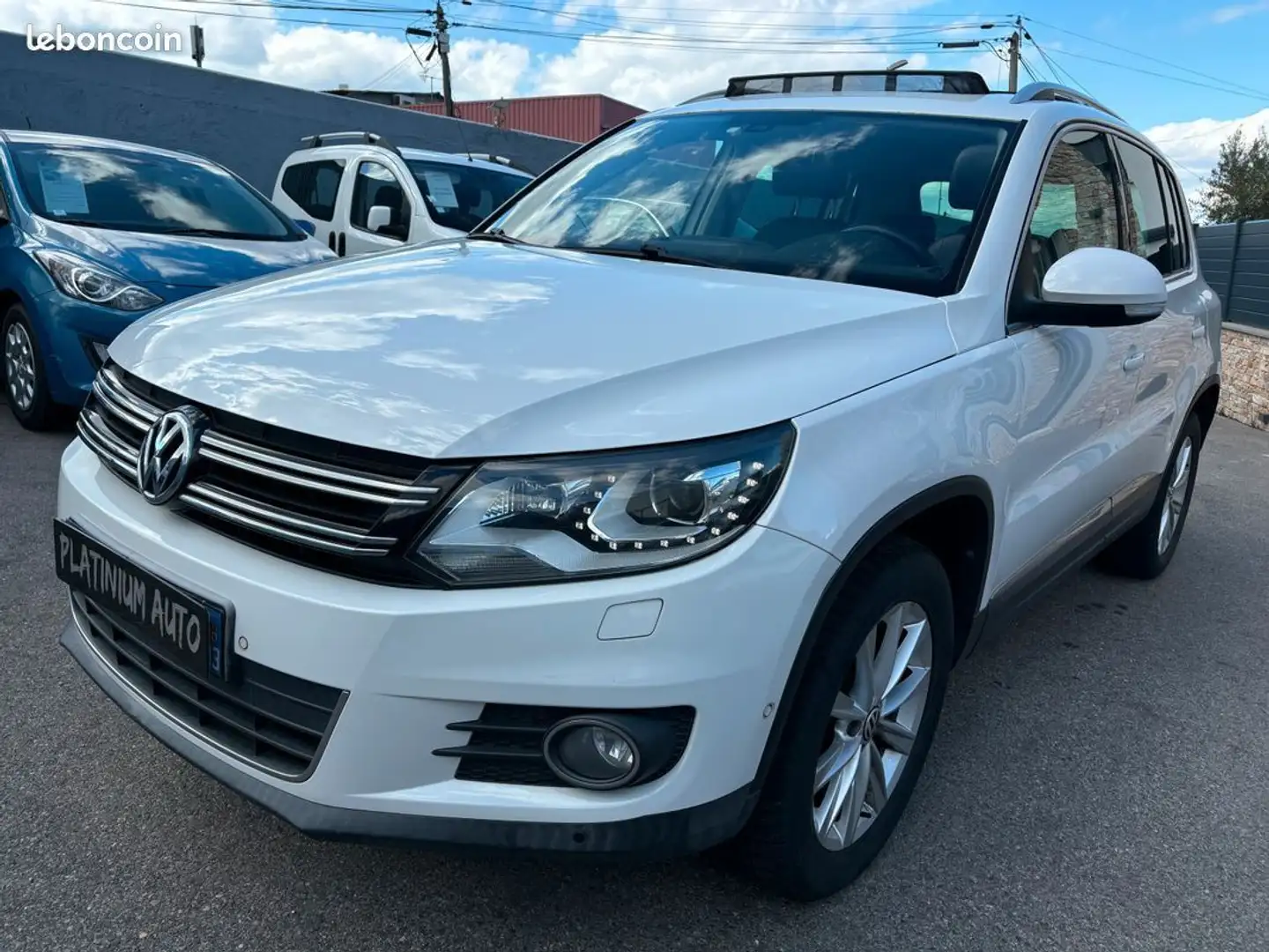 Volkswagen Tiguan 2.0 TDI 140 Bluemotion Technology Carat Weiß - 2
