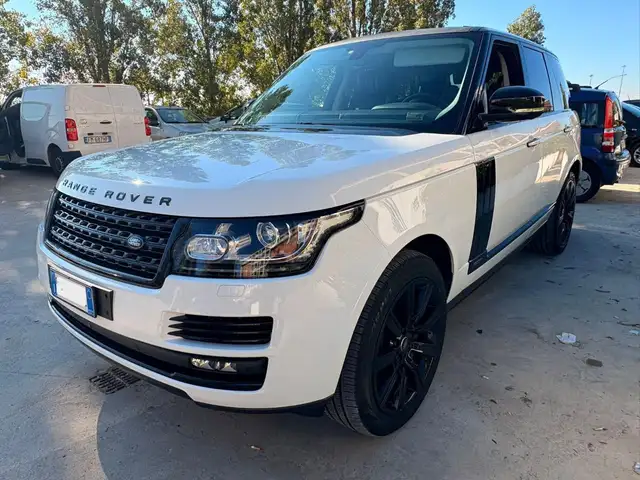 Land Rover Range Rover view 2