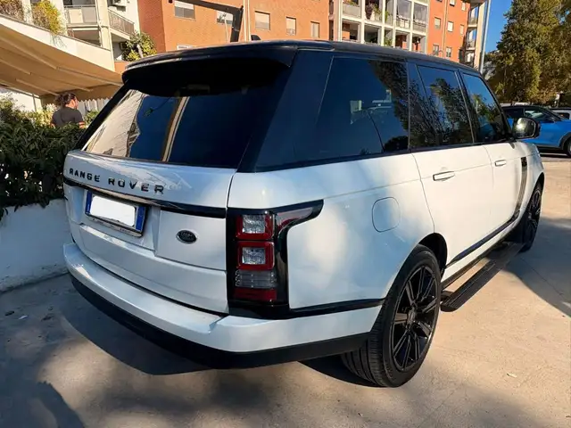 Land Rover Range Rover view 4