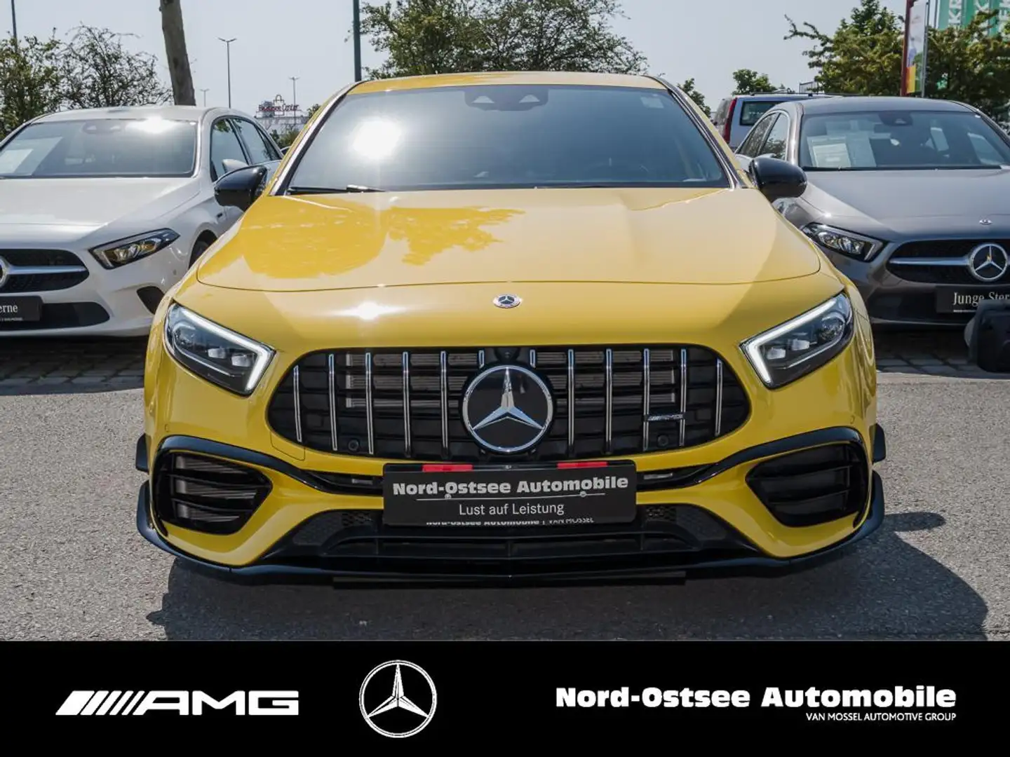Mercedes-Benz A 45 AMG 4M  BURMEISTER MULTIBEAM 360° KAMERA HUD Geel - 2