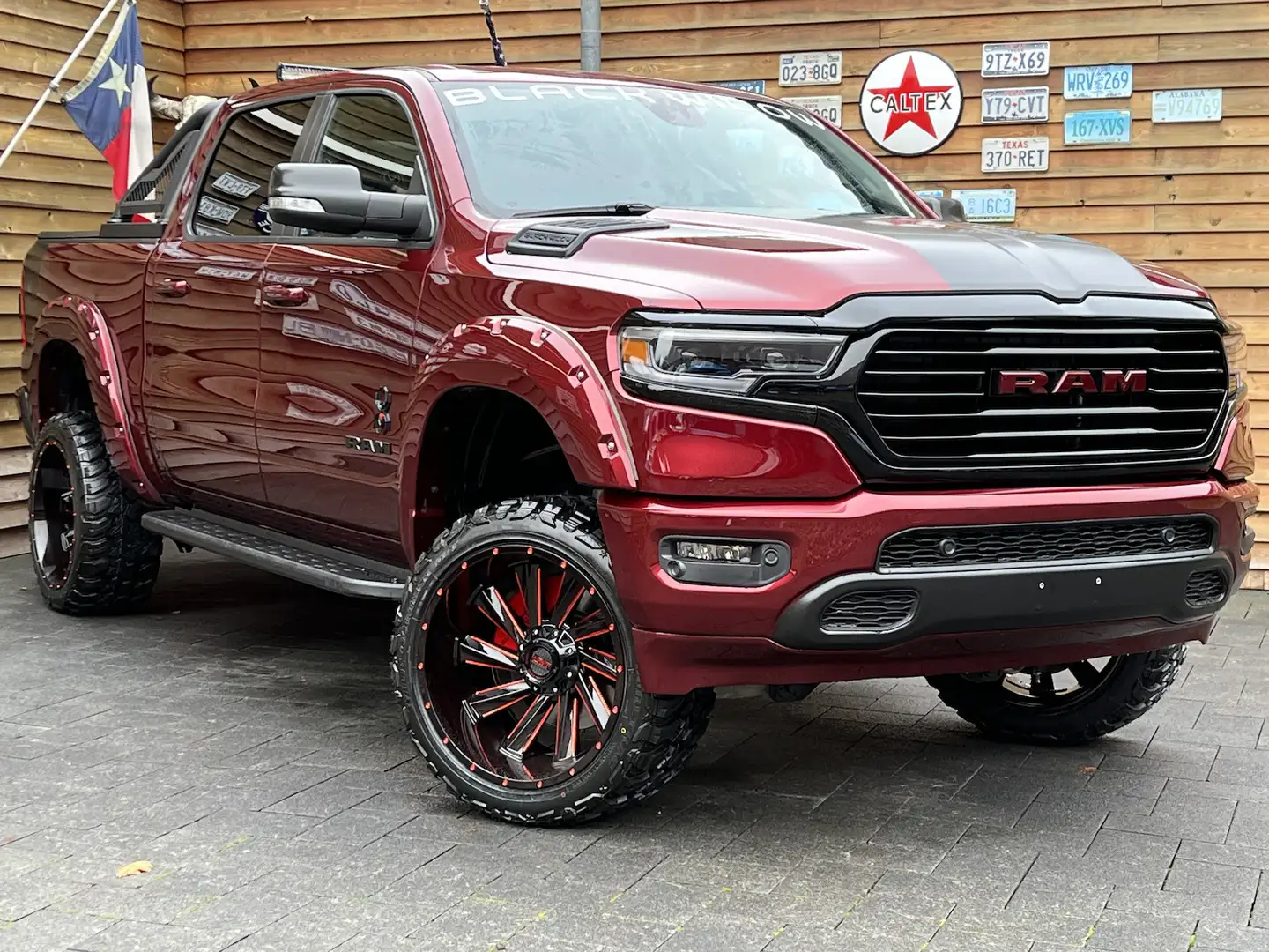 Dodge RAM 1500 6´´ BLACK WIDOW 5.7L Pano 12´´ LCD LPG Rot - 2