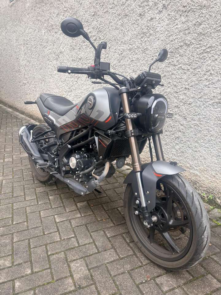 Benelli Leoncino 125