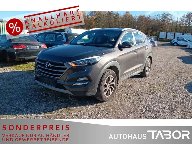 Hyundai TUCSON 1.6 Pure 2WD Navi AHK LM PDC MFL