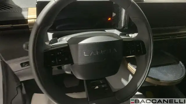 Lancia Ypsilon view 9
