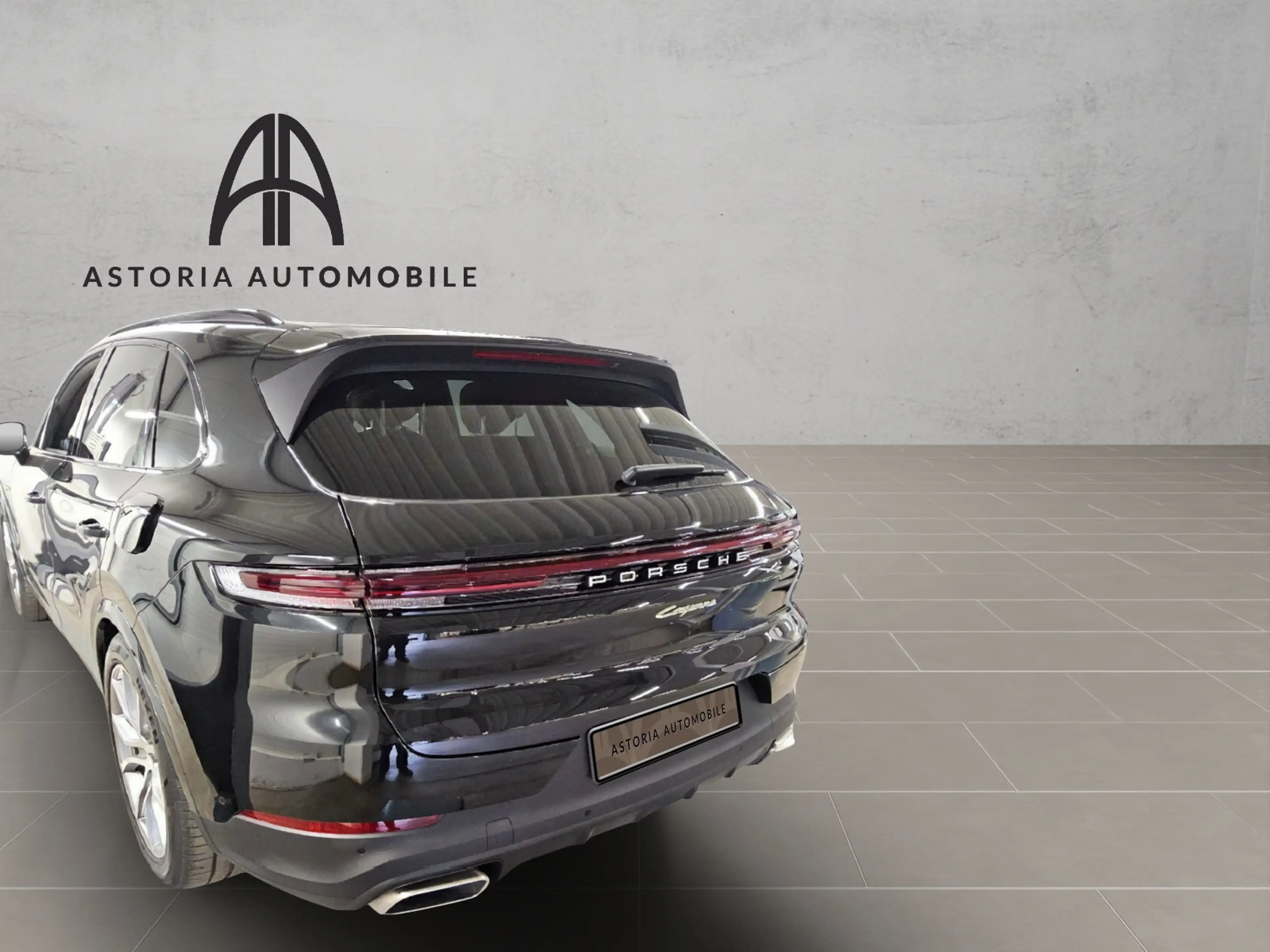 Porsche Cayenne E-Hybrid Pano Luft HD-Matrix ACC 14W Bose — photo 4
