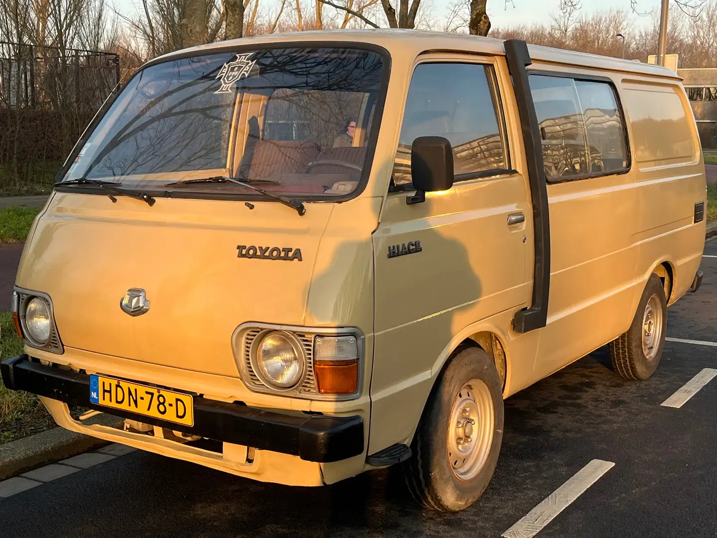 Toyota Hiace 2.2 diesel belastingvrij Beige - 1