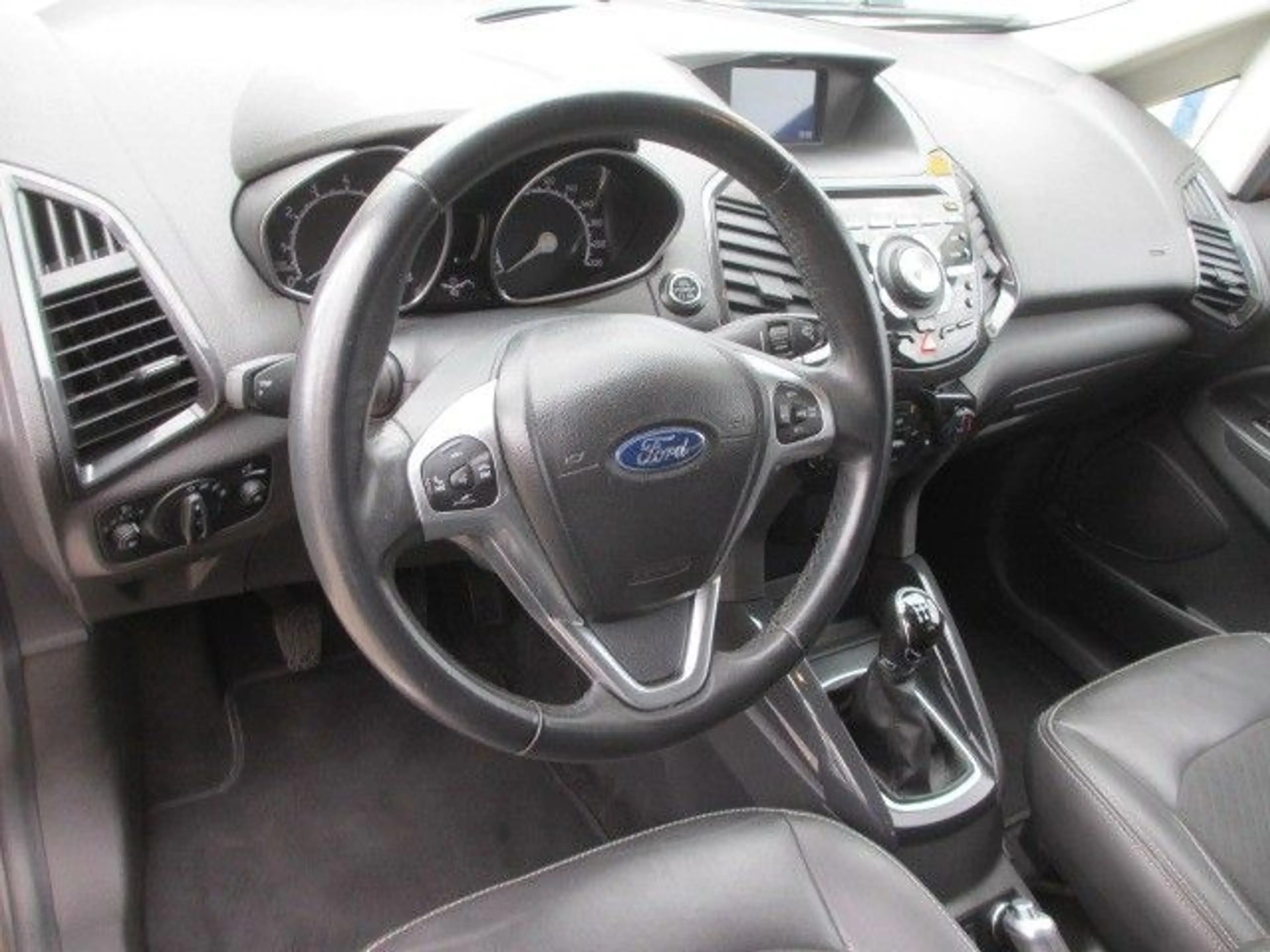 Ford EcoSport Tit., AHK, 8-fach Bereift, Top Ausstat. — photo 12