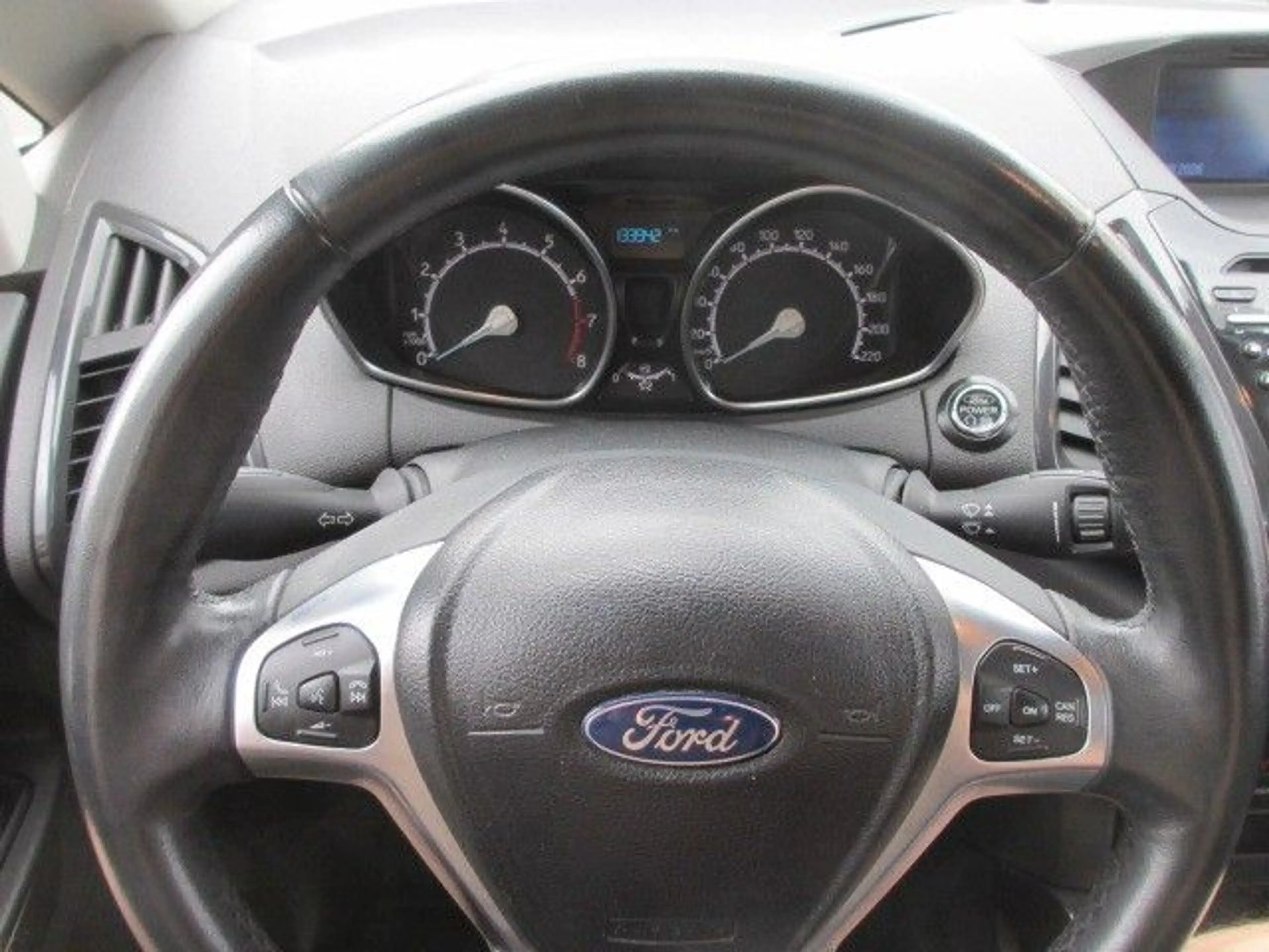 Ford EcoSport Tit., AHK, 8-fach Bereift, Top Ausstat. — photo 14