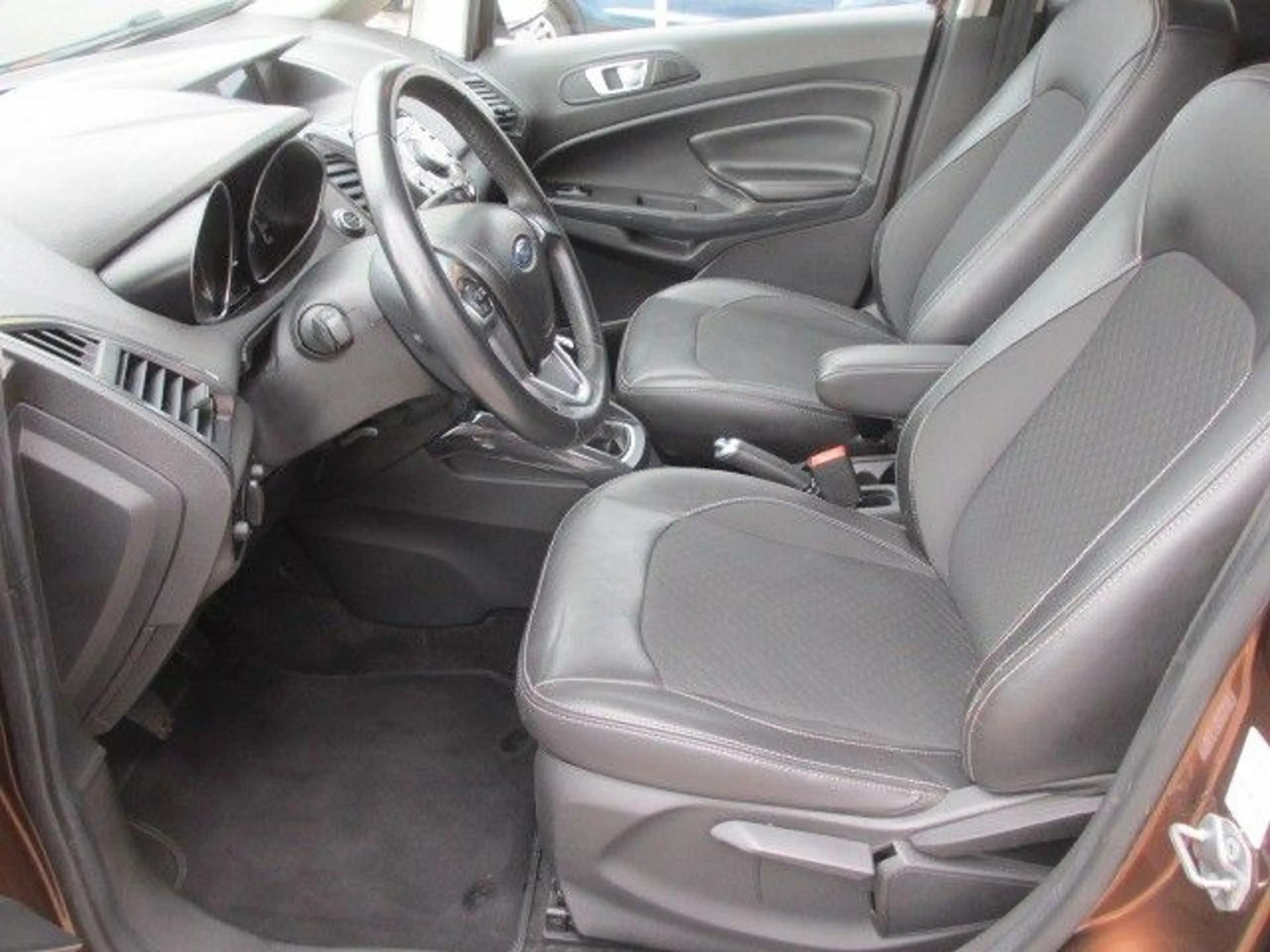 Ford EcoSport Tit., AHK, 8-fach Bereift, Top Ausstat. — photo 10