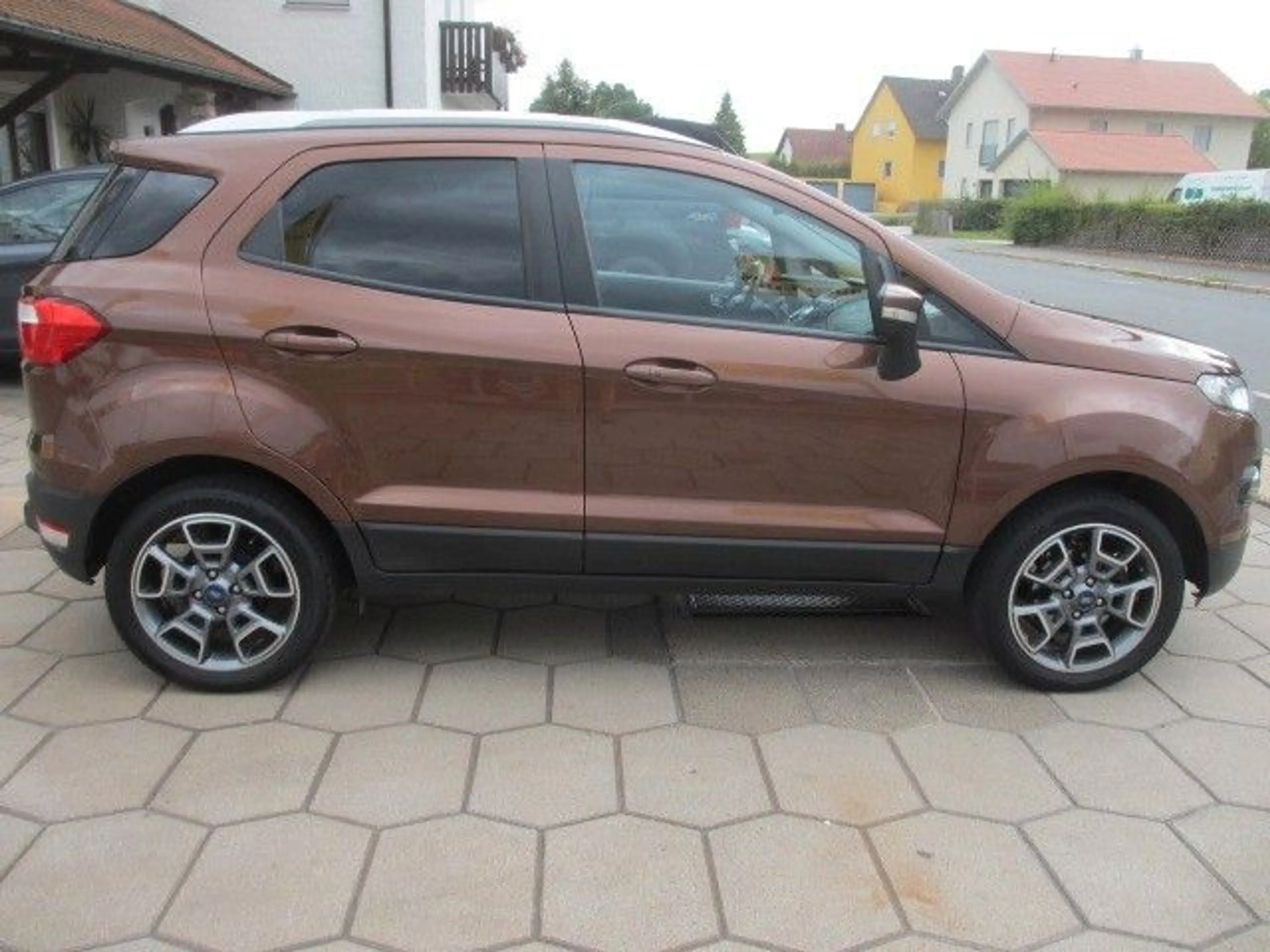 Ford EcoSport Tit., AHK, 8-fach Bereift, Top Ausstat. — photo 5