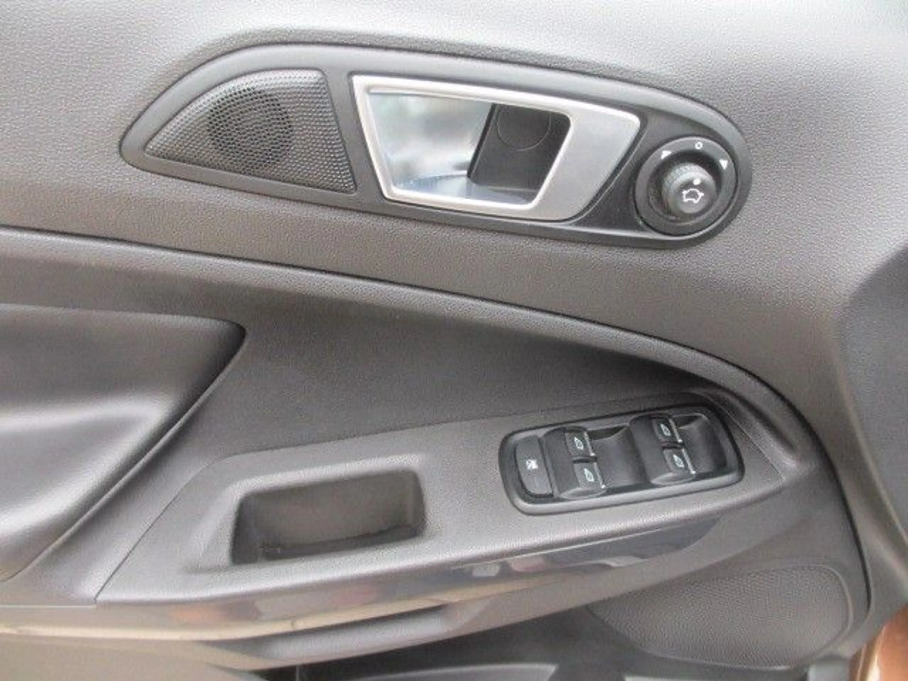 Ford EcoSport Tit., AHK, 8-fach Bereift, Top Ausstat. — photo 9