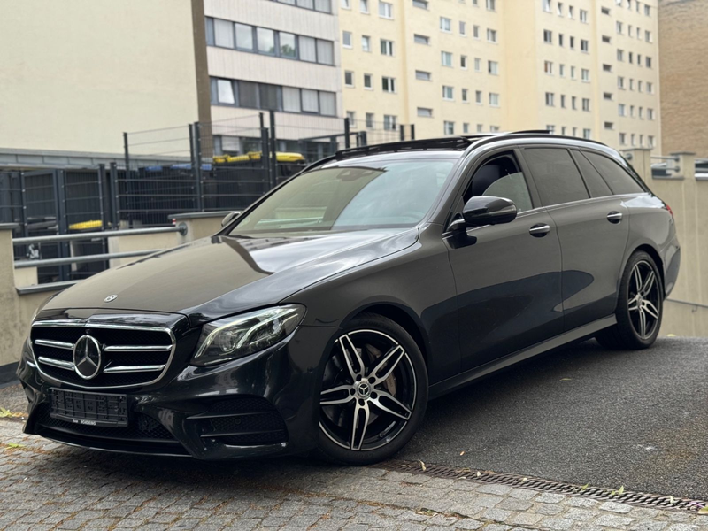 Mercedes-Benz E 350 d AMG Line/ PANO/BURMESTER/HUD/STANDH./ACC