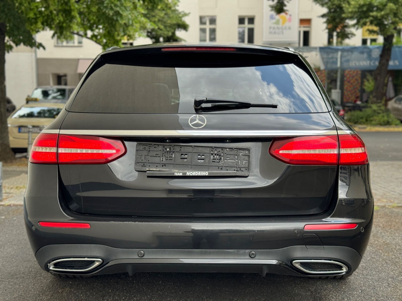 Mercedes-Benz E 350 d AMG Line/ PANO/BURMESTER/HUD/STANDH./ACC — photo 12