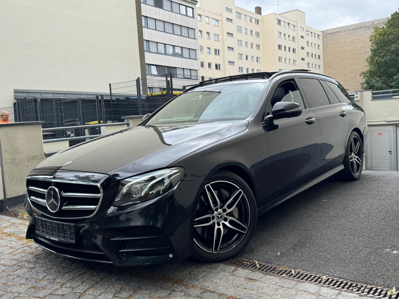 Mercedes-Benz E 350 d AMG Line/ PANO/BURMESTER/HUD/STANDH./ACC — photo 3