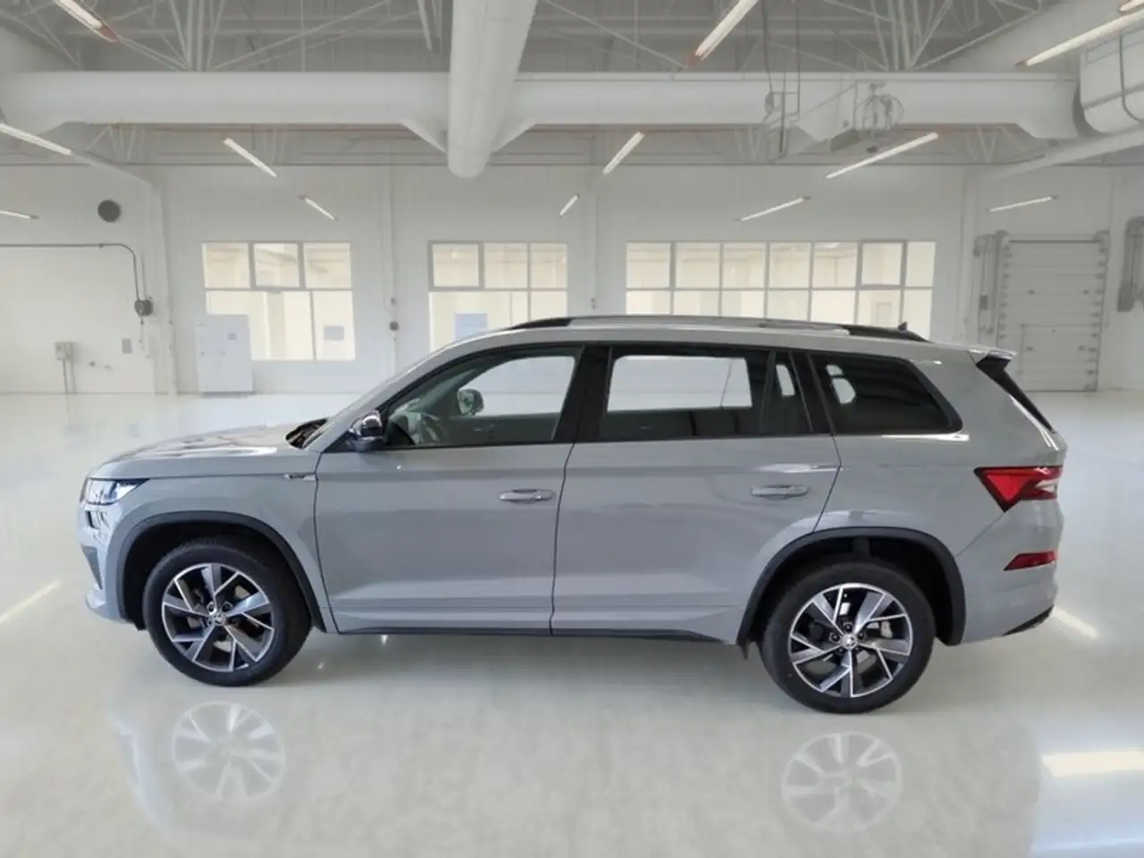 Skoda Kodiaq 2.0 TDI 110KW SPORTLINE DSG 4WD 5P SUV, миниатюра 5