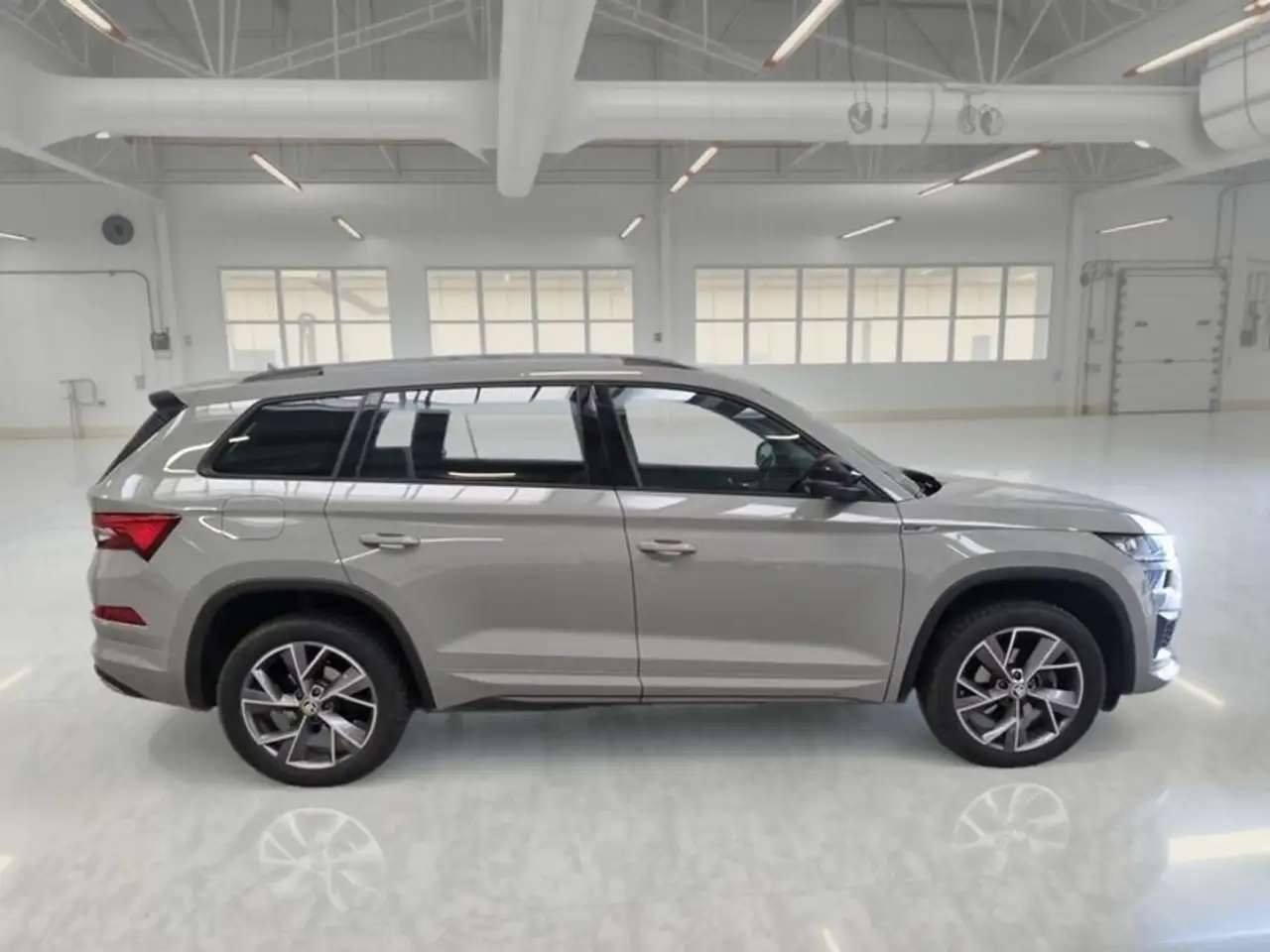 Skoda Kodiaq 2.0 TDI 110KW SPORTLINE DSG 4WD 5P SUV, миниатюра 3