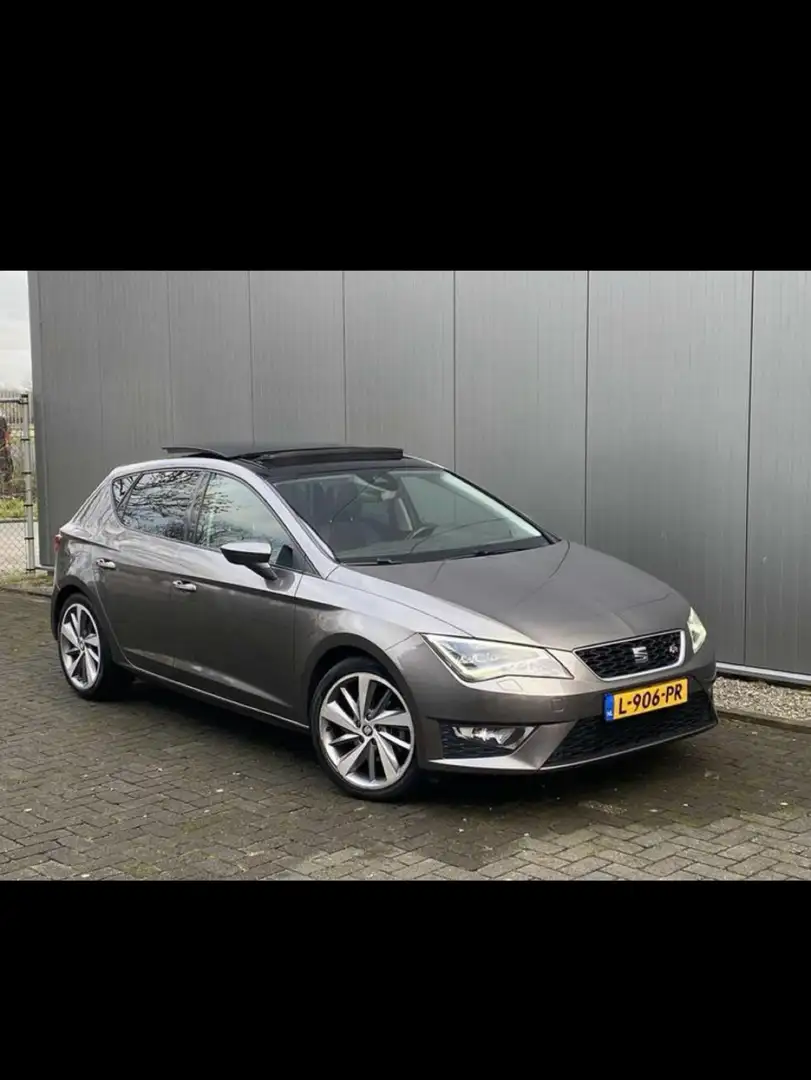 SEAT Leon 2.0 TDI FR Connect Grijs - 2