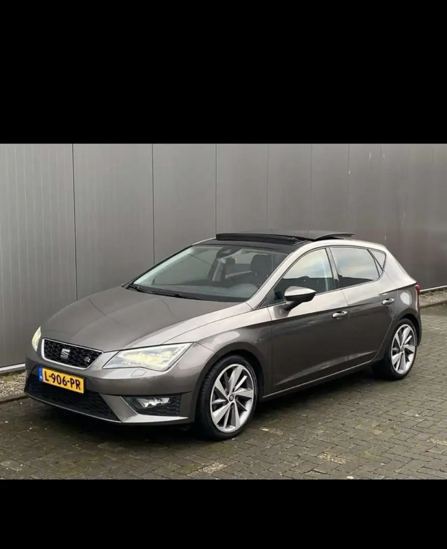 SEAT Leon 2.0 TDI FR Connect Grijs - 1