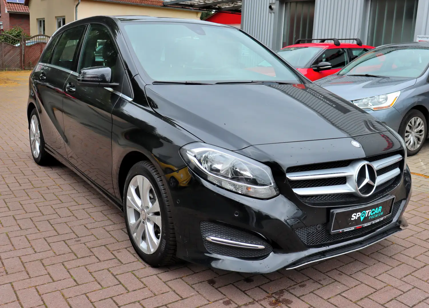 Mercedes-Benz B 180 B 180 Urban Automatik , Navi, Sitzheizung... Noir - 2